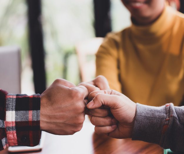 concepto-relacion-colaboracion-trabajo-equipo-personas-negocios_35534-239